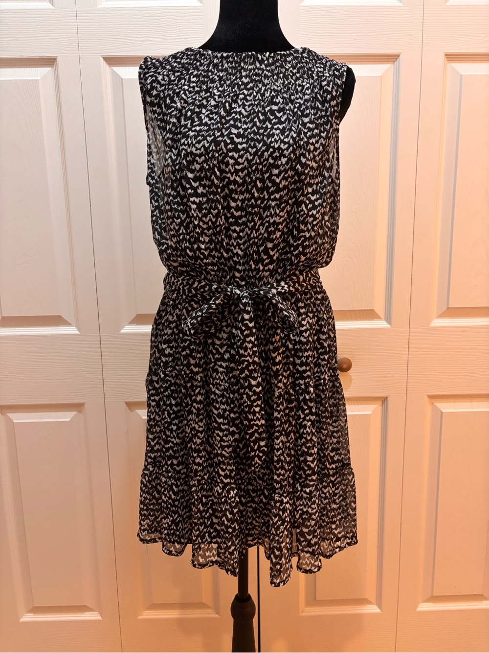 Simply Vera Vera Wang Black and White Printed Tie-Waist Mini Dress